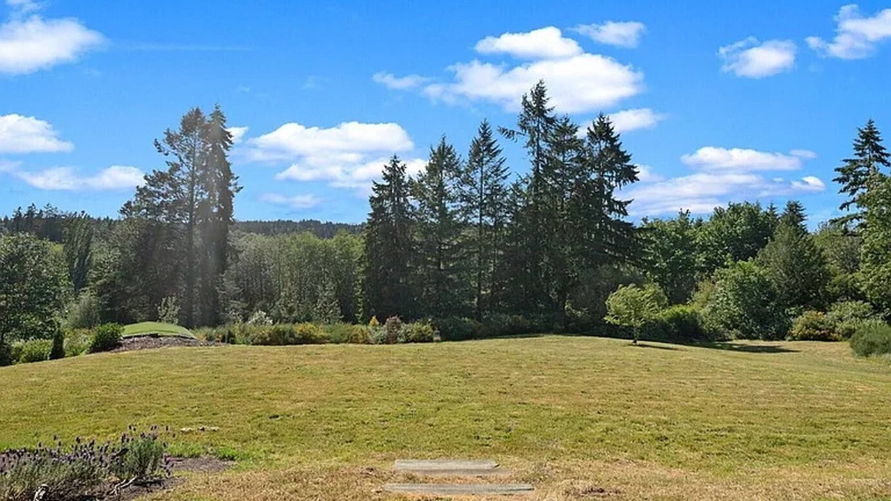 Photo of Others in Rollingbay