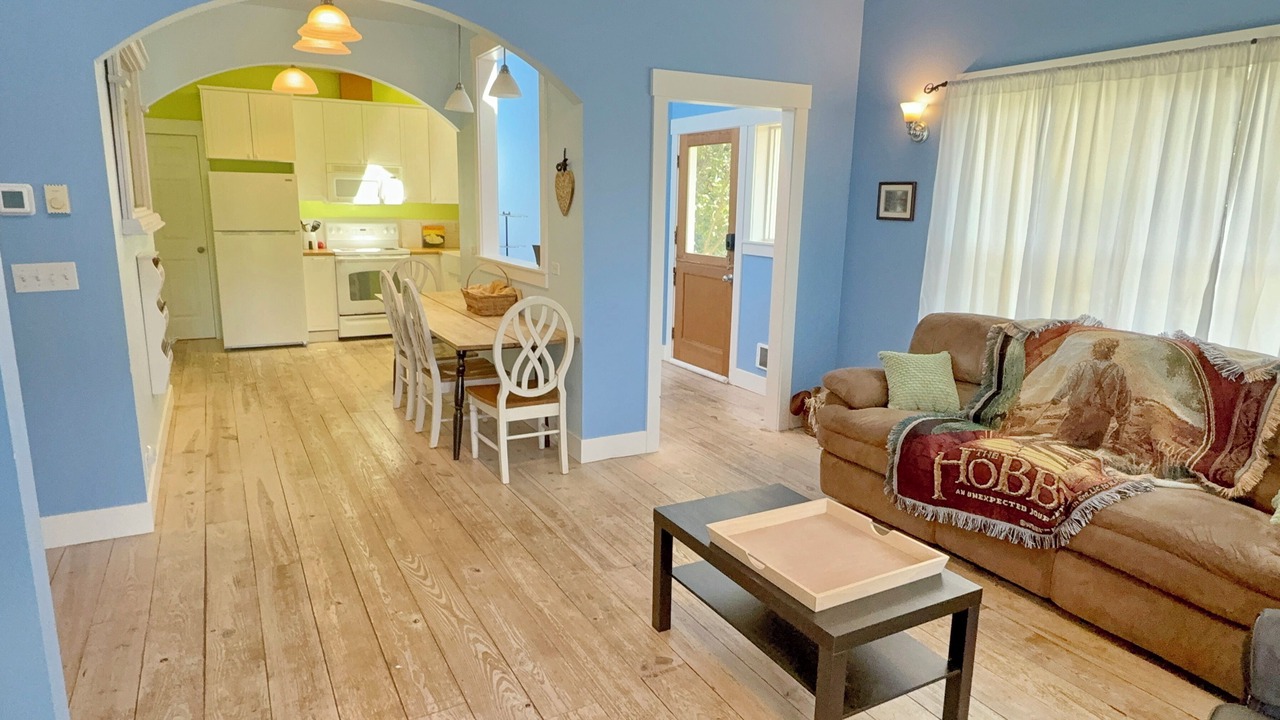 Photo of Bedroom in Rollingbay