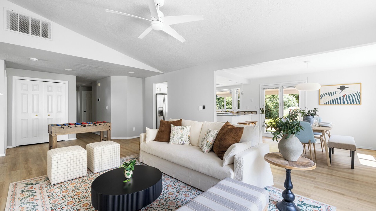 Photo of Livingroom in West Valley