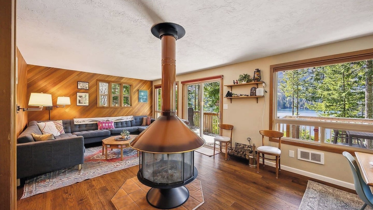 Photo of Livingroom in Hoodsport