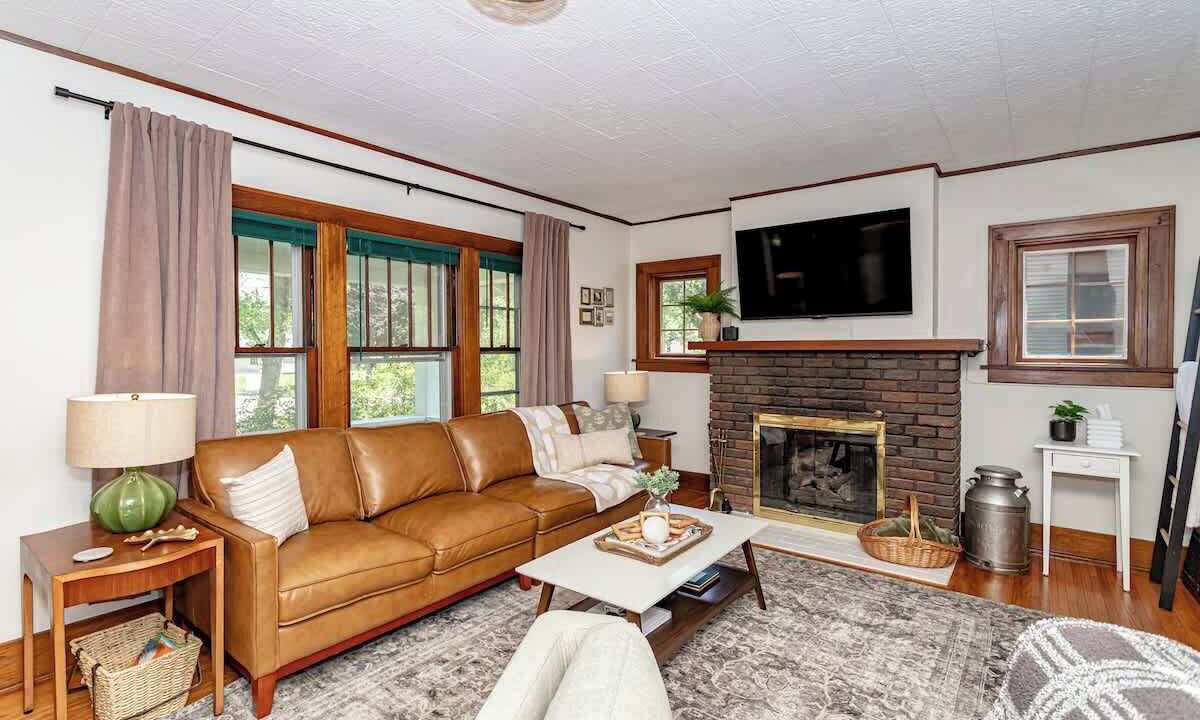 Photo of Livingroom in Ames