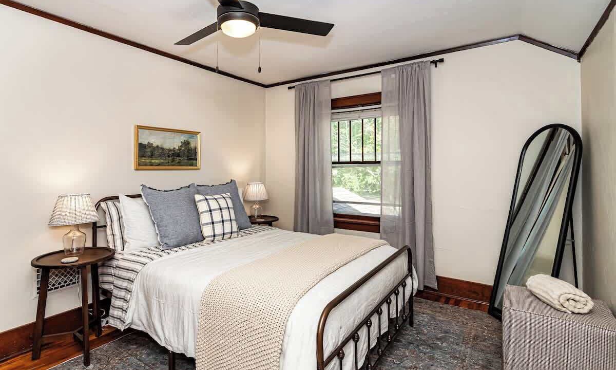 Photo of Bedroom in Ames