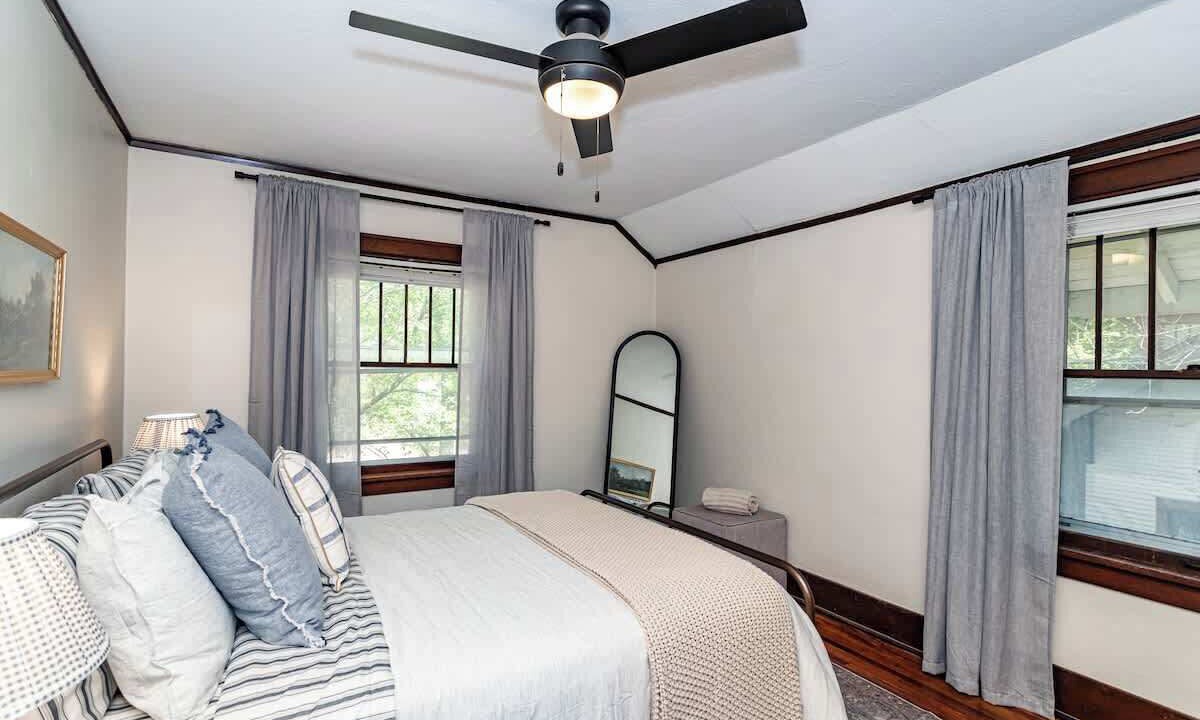 Photo of Bedroom in Ames