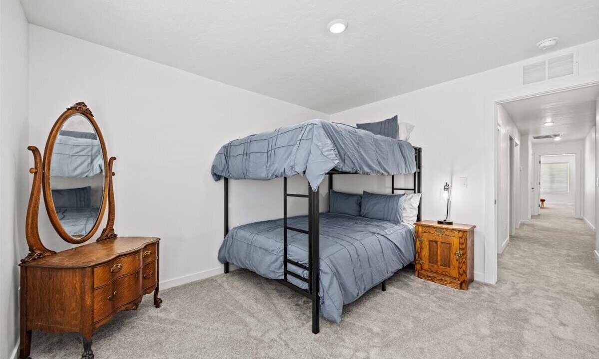 Photo of Bedroom in Eagle