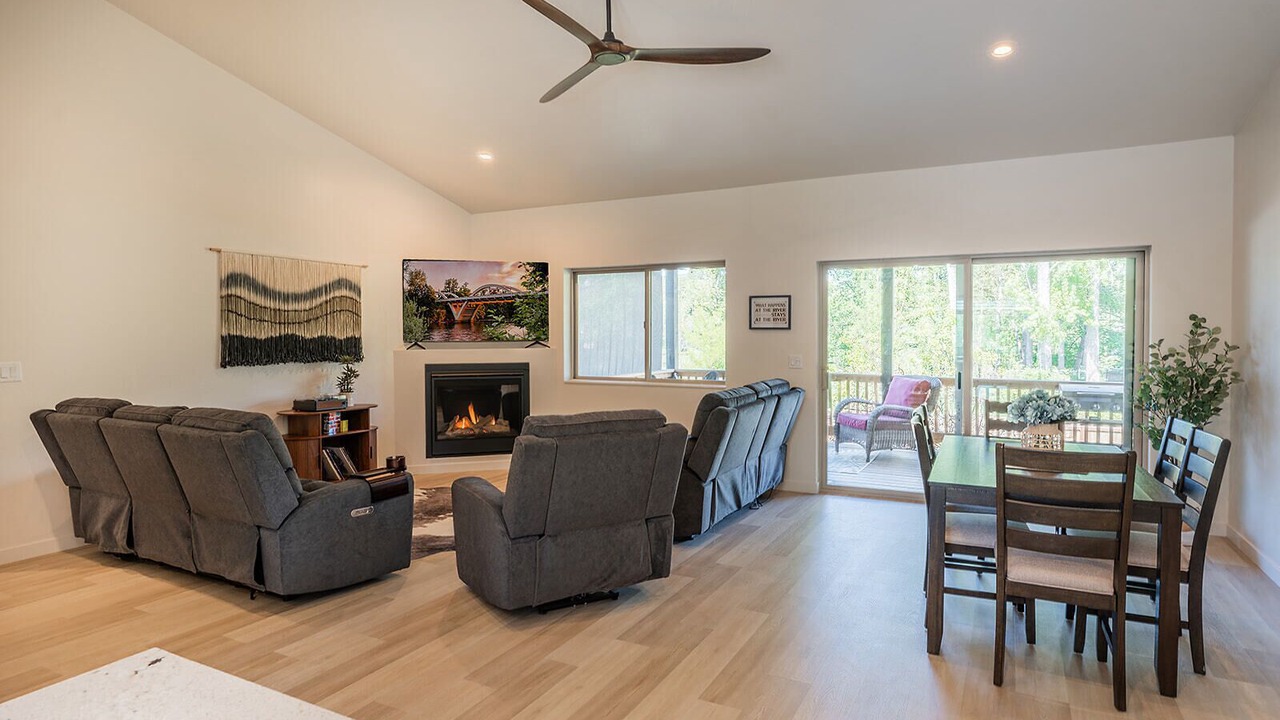 Photo of Livingroom in Grants Pass