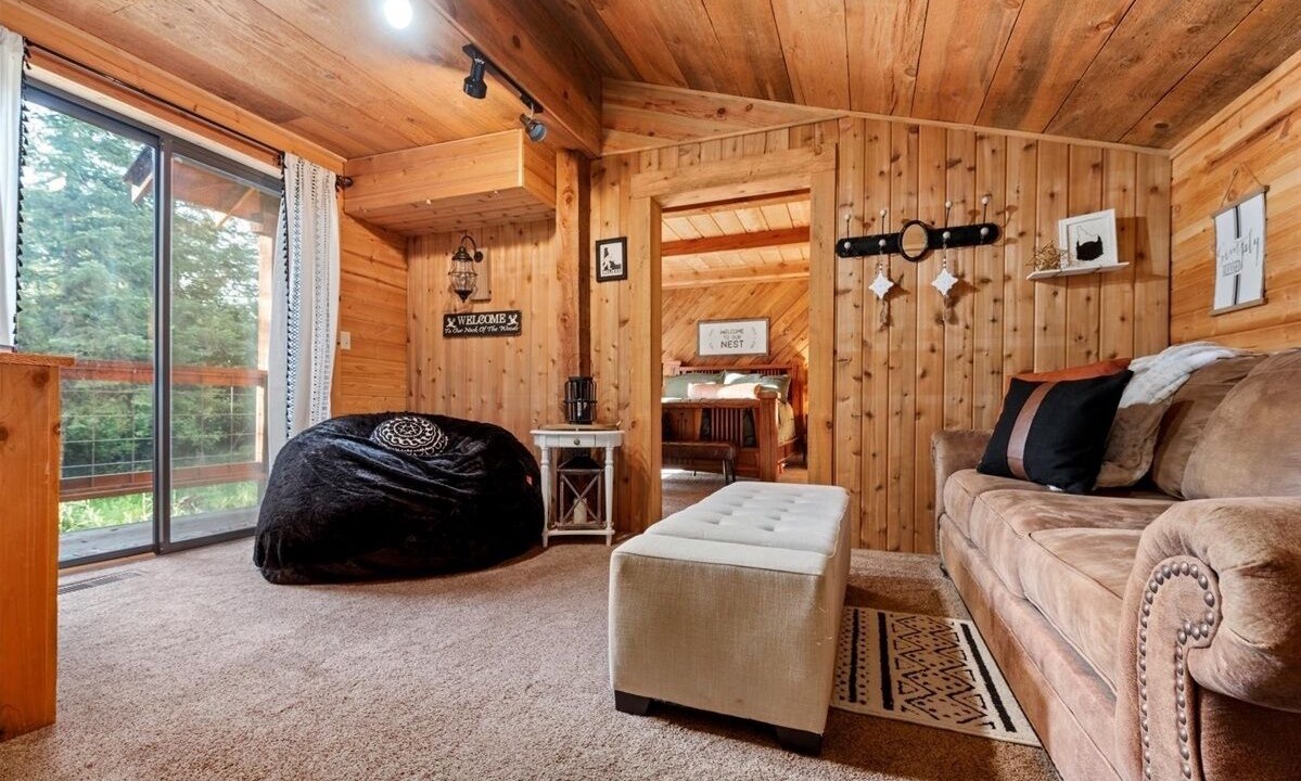 Photo of Livingroom in Garden Valley