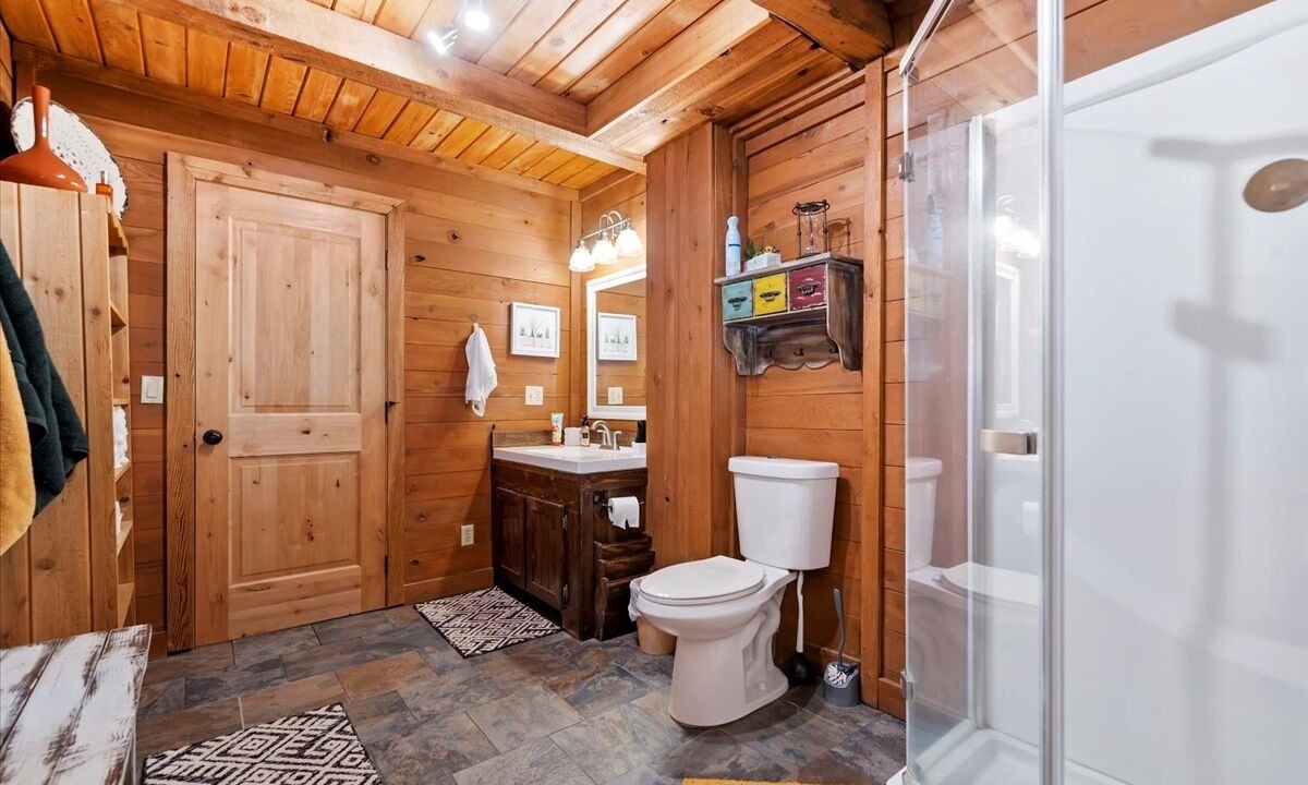 Photo of Bathroom in Garden Valley