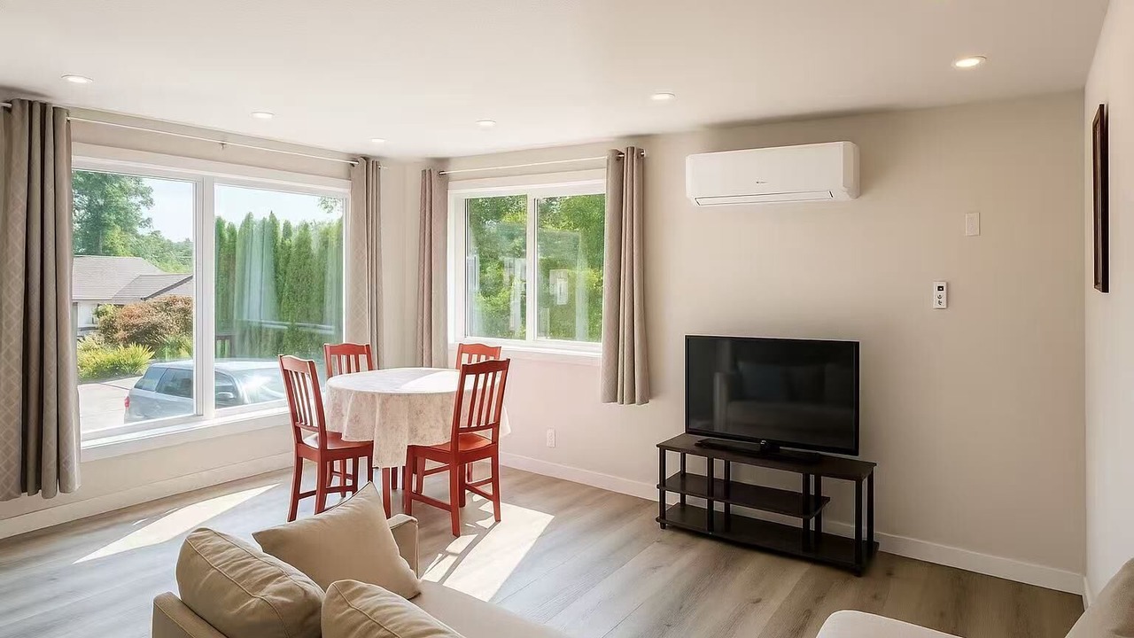 Photo of Livingroom in Shoreline