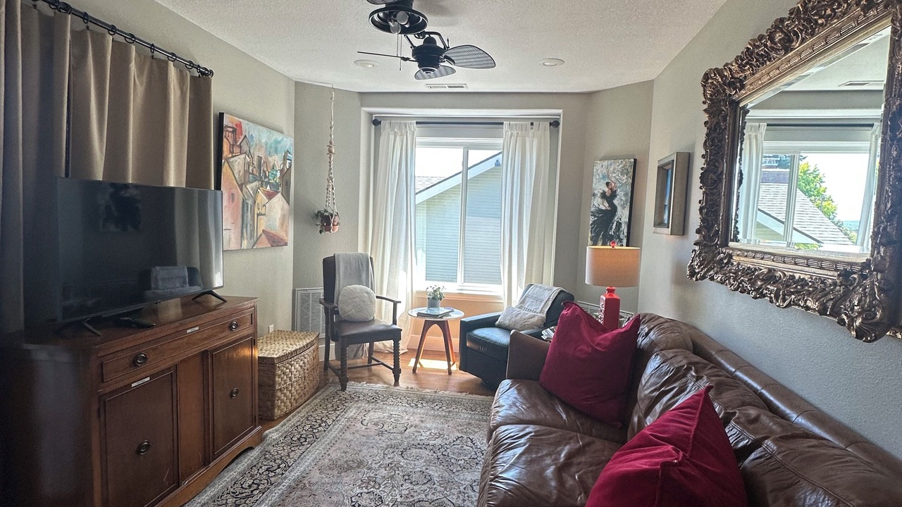 Photo of Livingroom in Camas