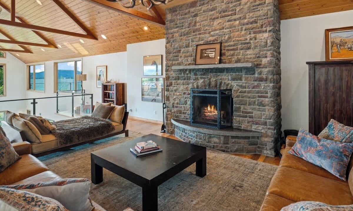 Photo of Livingroom in Ponder Point