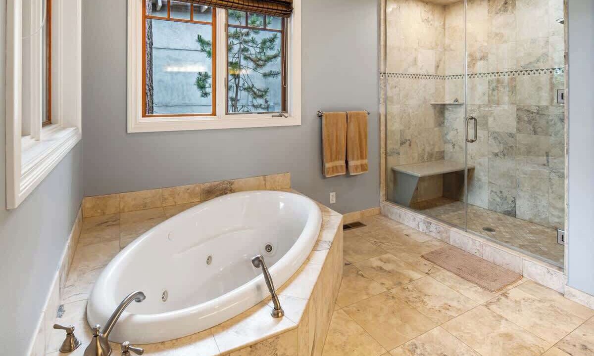 Photo of Bathroom in Ponder Point
