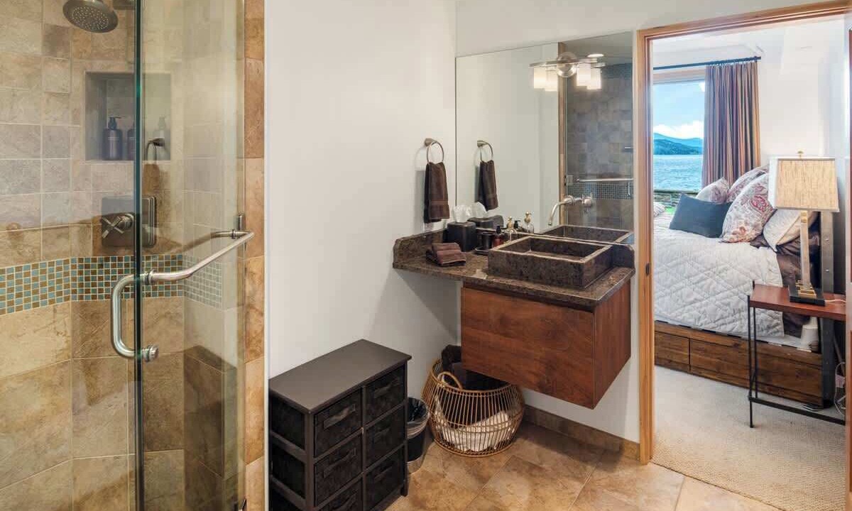 Photo of Bathroom in Ponder Point