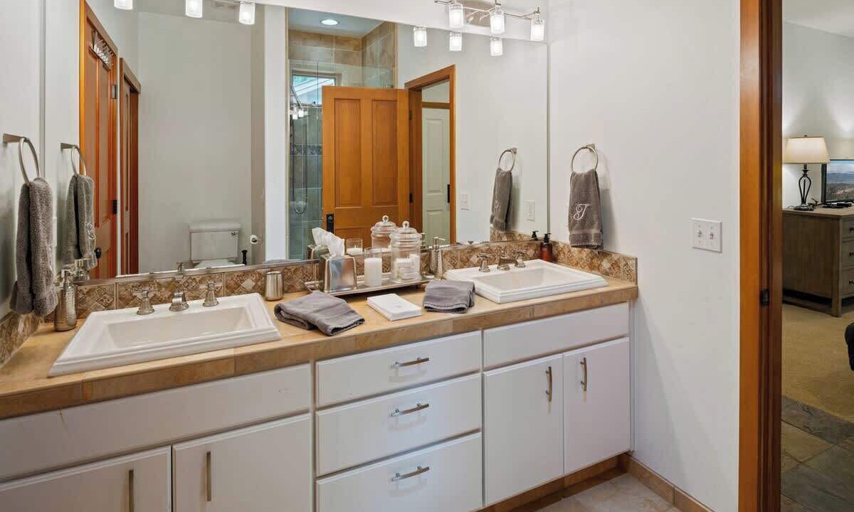 Photo of Bathroom in Ponder Point
