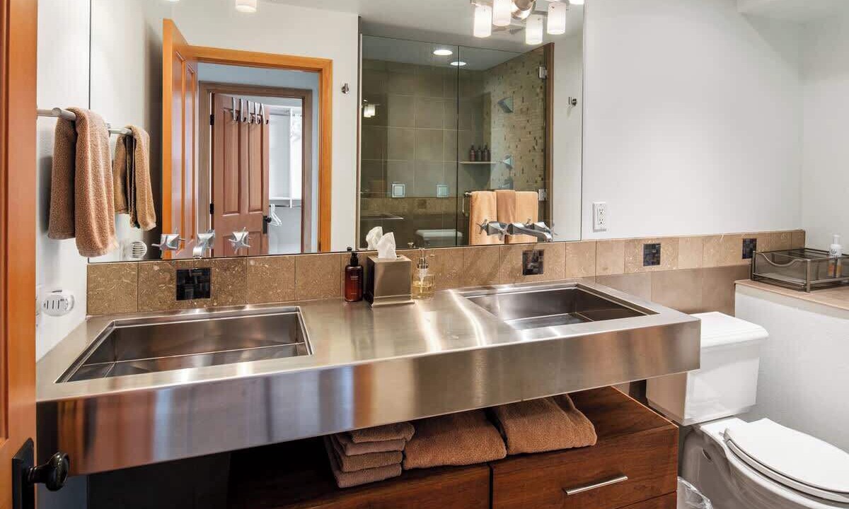 Photo of Bathroom in Ponder Point