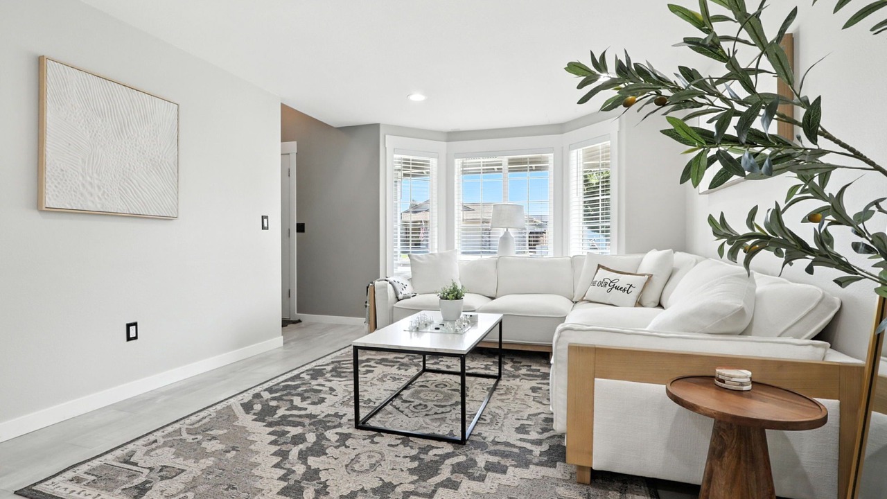 Photo of Livingroom in Five Corners