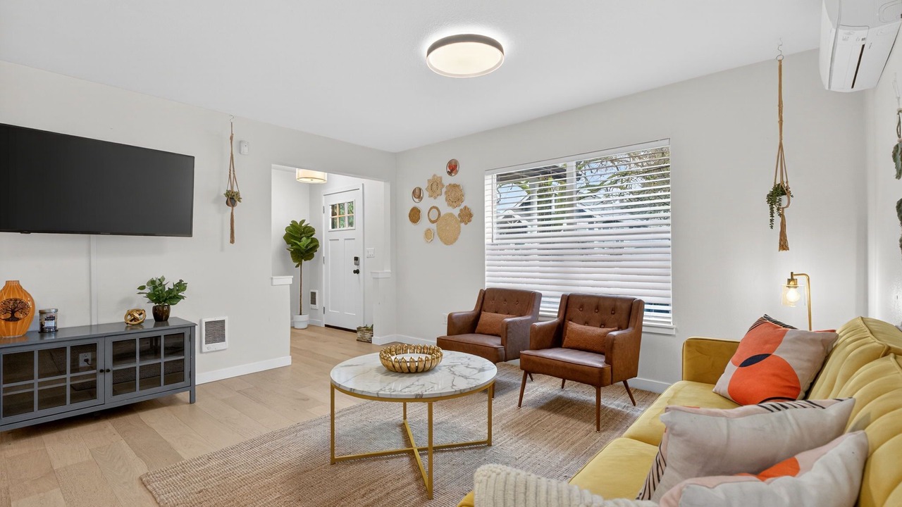 Photo of Livingroom in Alberta Arts District