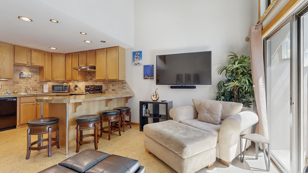 Photo of Livingroom in Elkhorn Village