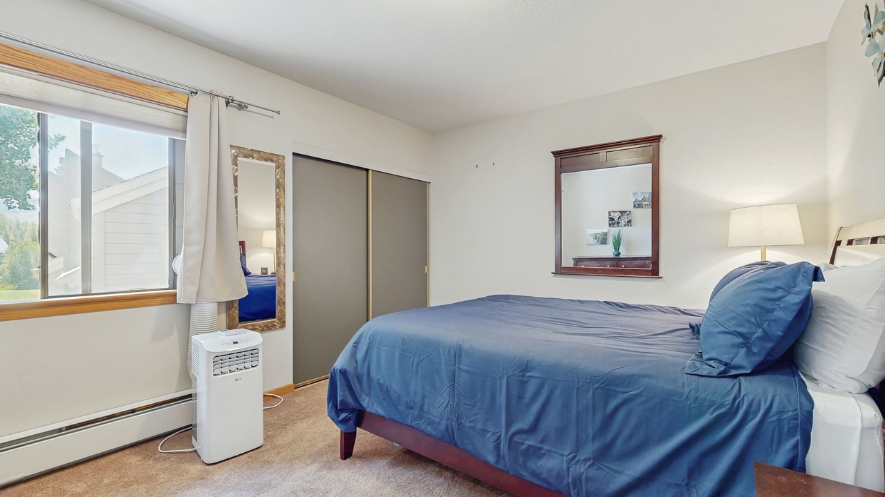Photo of Bedroom in Elkhorn Village