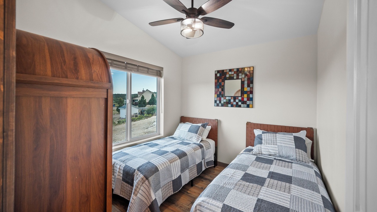 Photo of Bedroom in Mammoth Creek