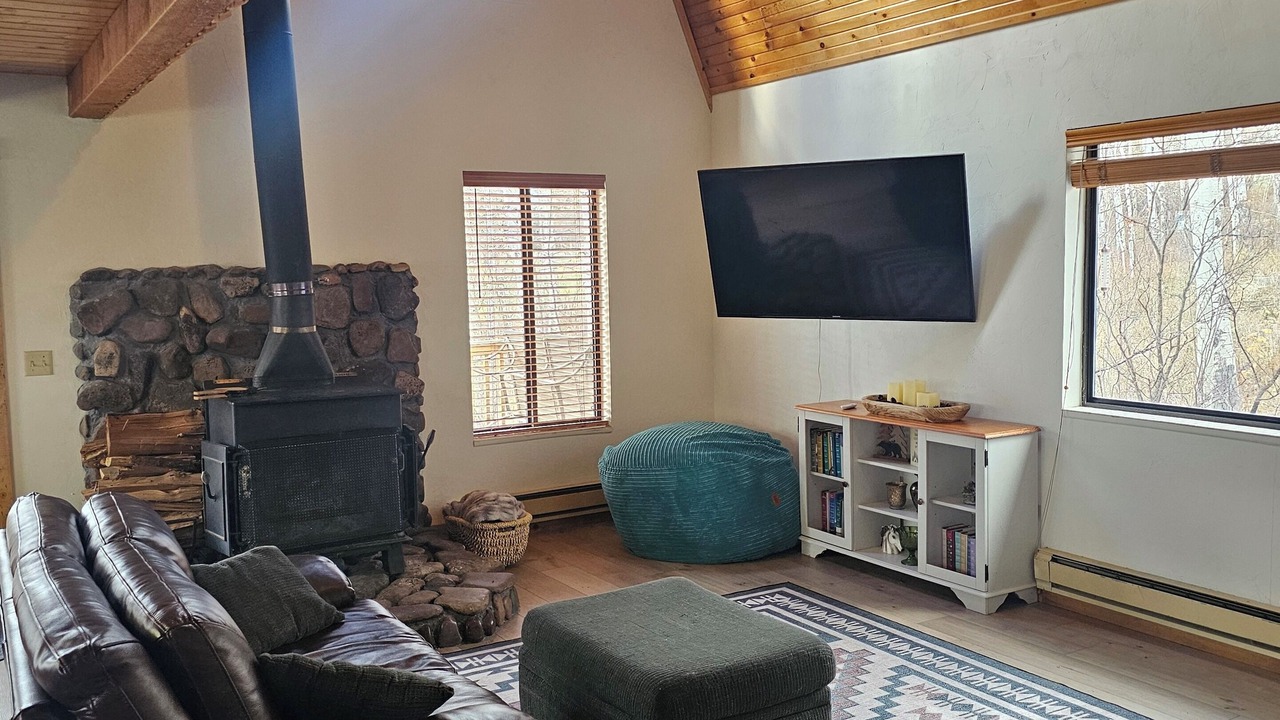 Photo of Livingroom in Star Valley Ranch