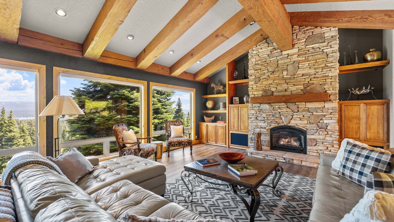 Photo of Livingroom in McCall