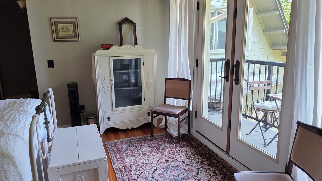 Photo of Bedroom in Seahurst