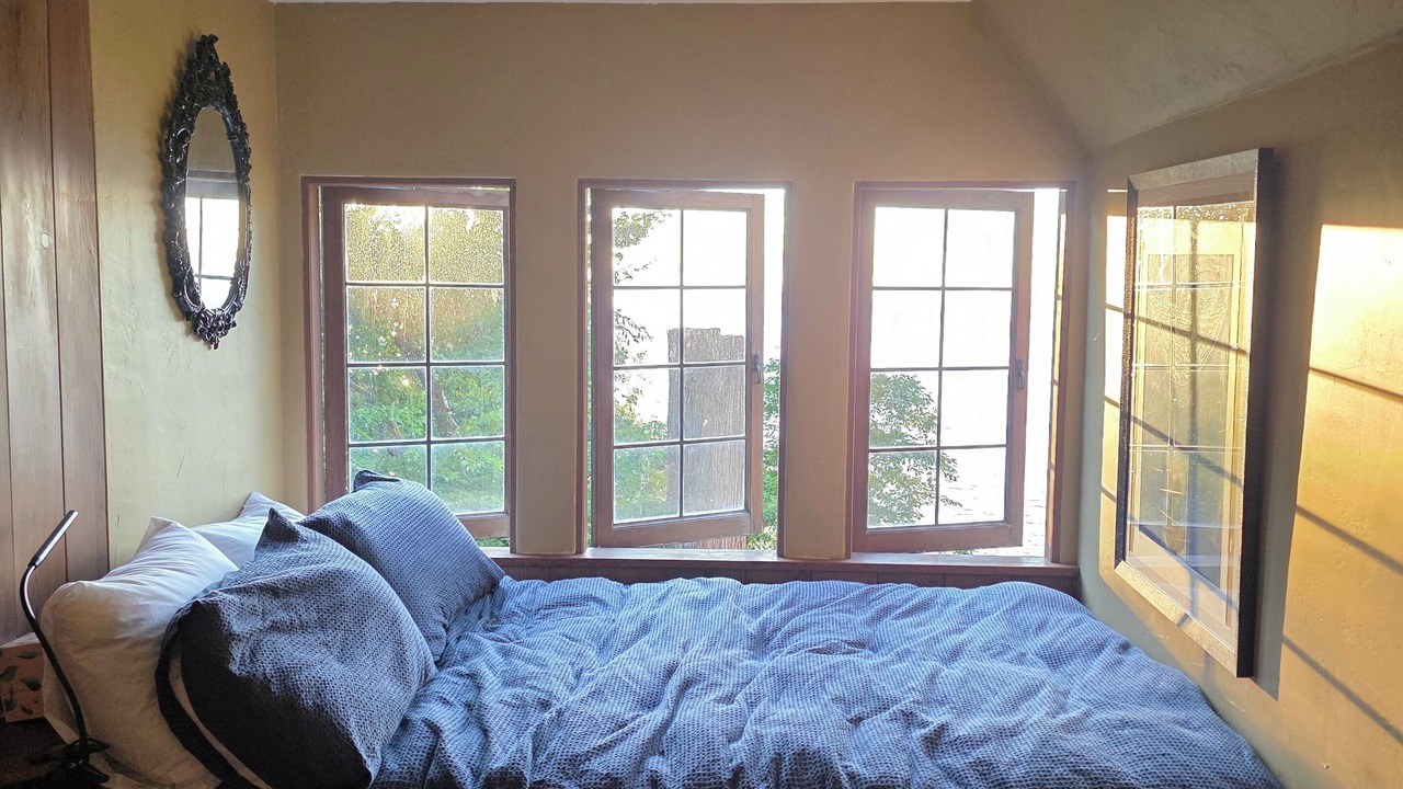 Photo of Bedroom in Seahurst