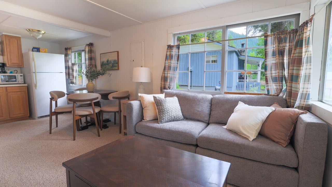 Photo of Livingroom in Colville