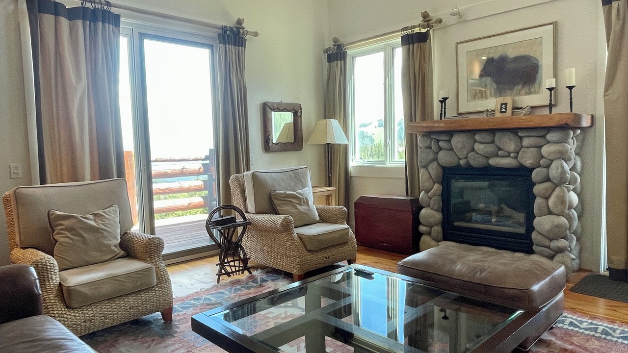 Photo of Livingroom in Saddle Ridge