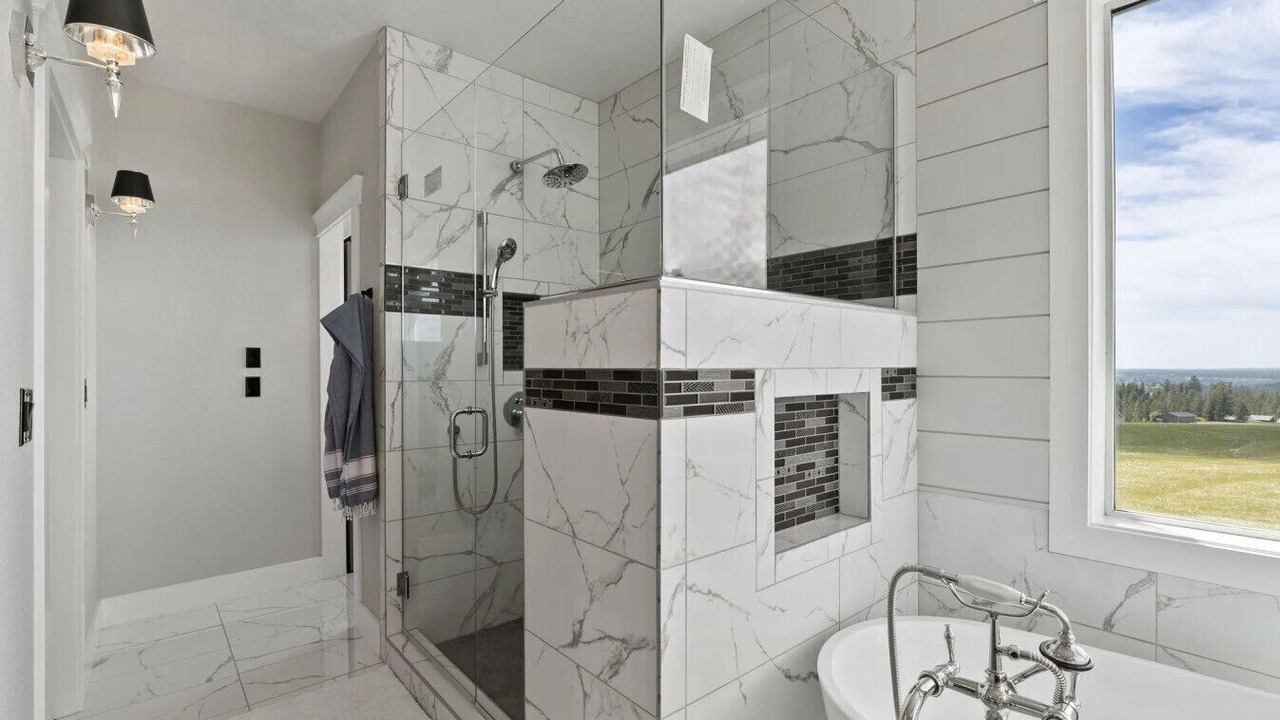 Photo of Bathroom in Mica