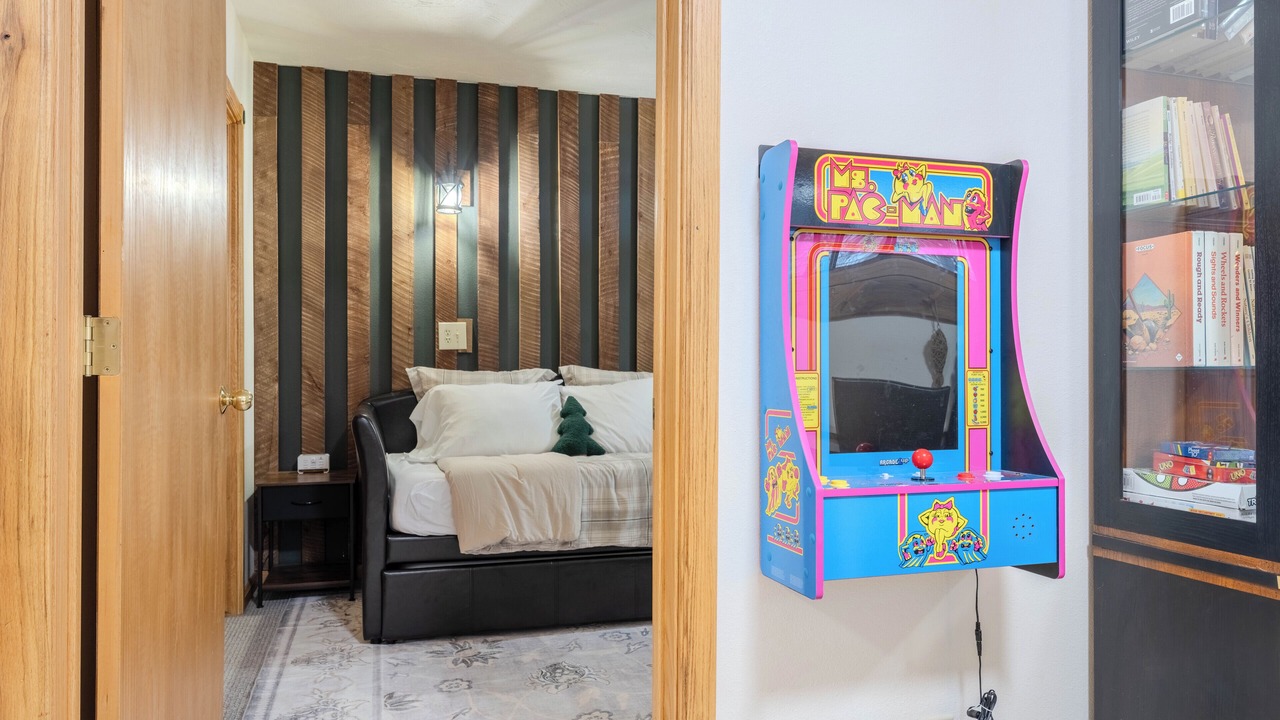 Photo of Bedroom in Island Park