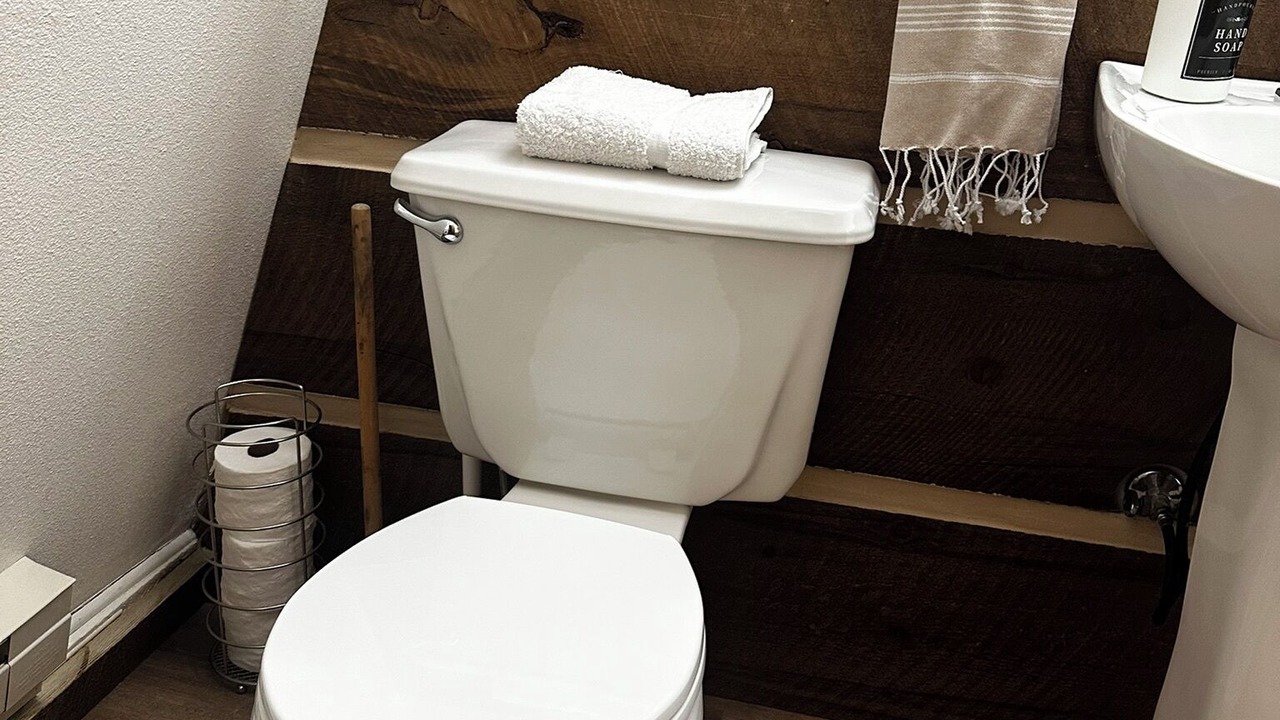 Photo of Bathroom in Island Park