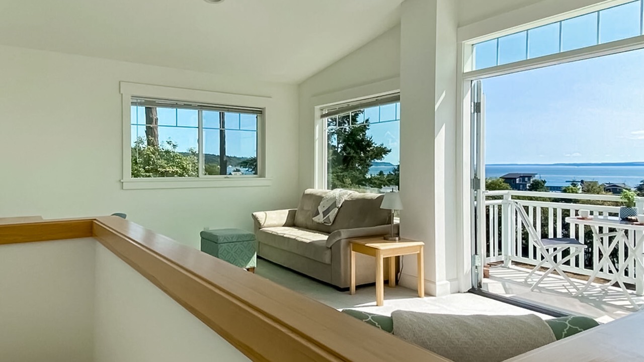 Photo of Livingroom in Coupeville