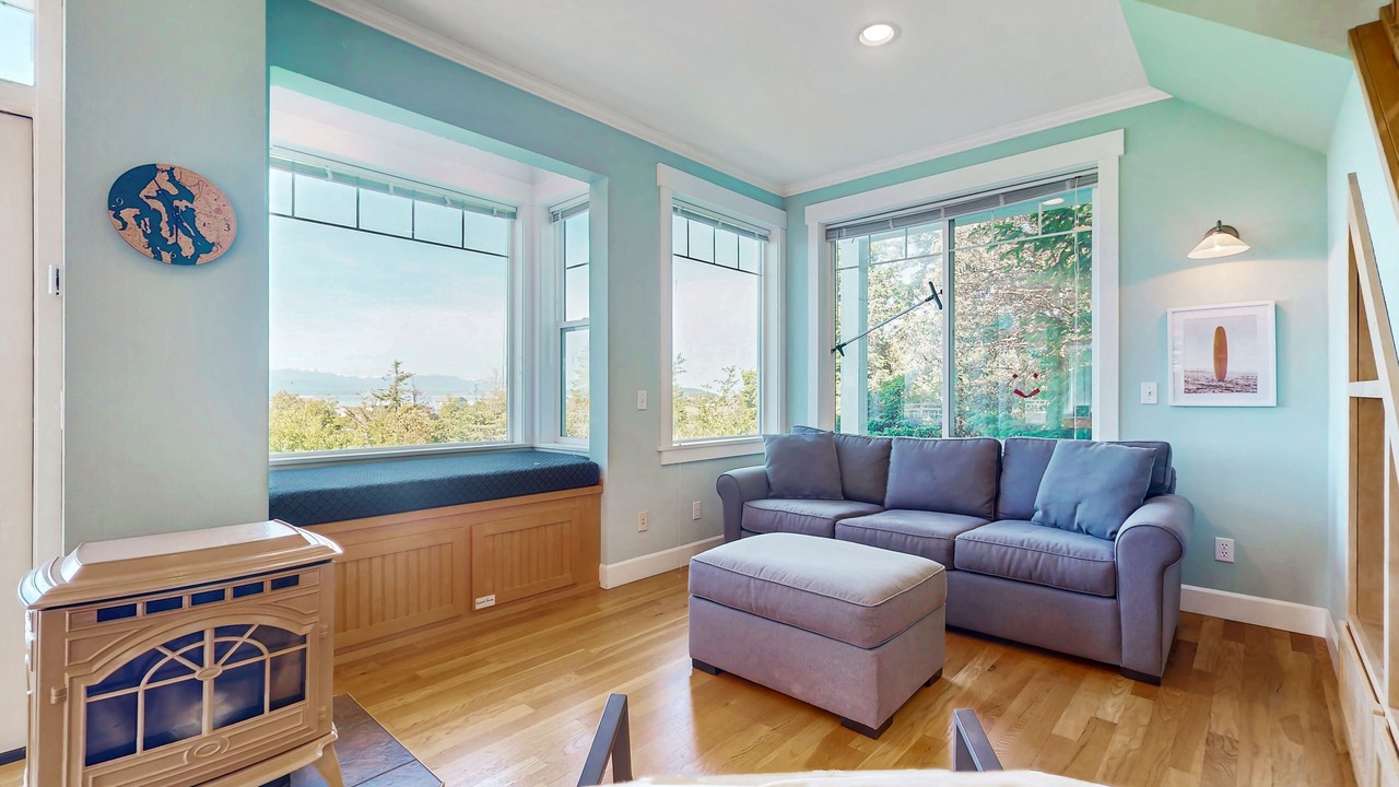 Photo of Livingroom in Coupeville