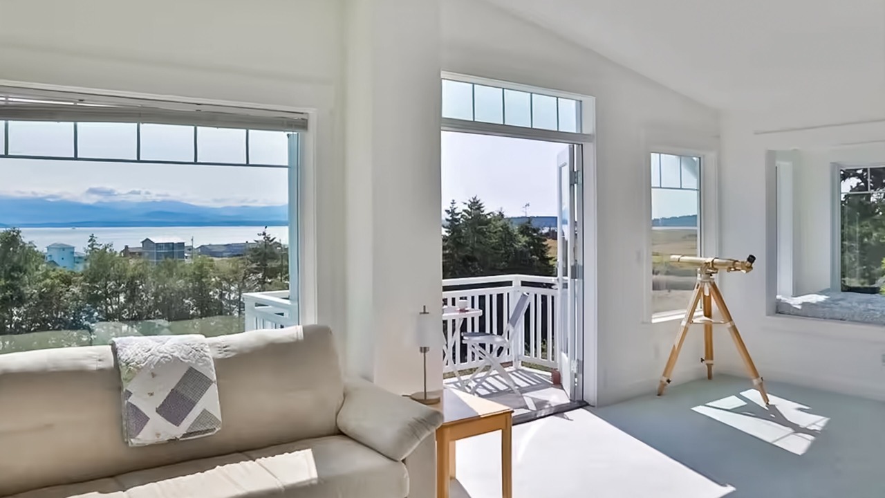 Photo of Livingroom in Coupeville