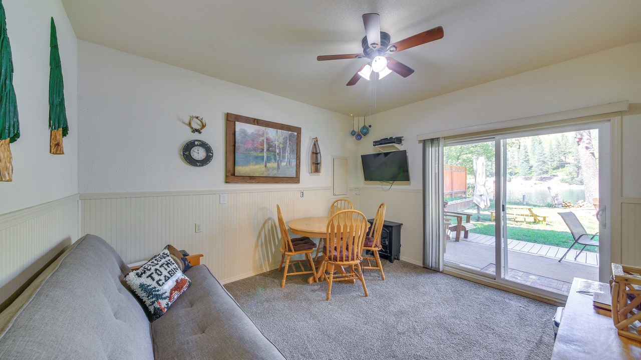 Photo of Livingroom in Cusick