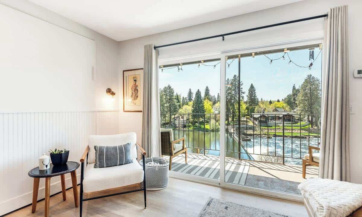 Photo of Livingroom in Bend