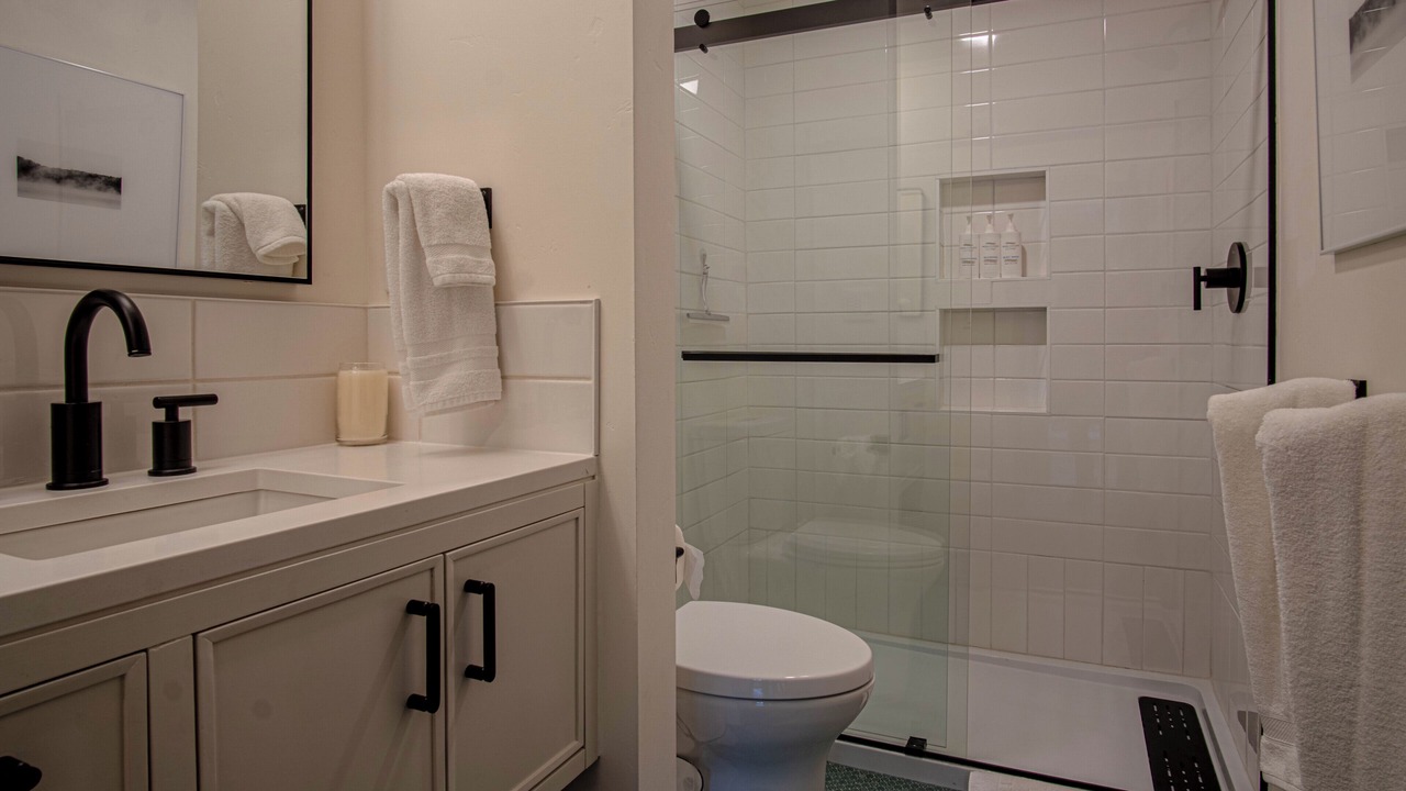 Photo of Bathroom in Elkhorn Village