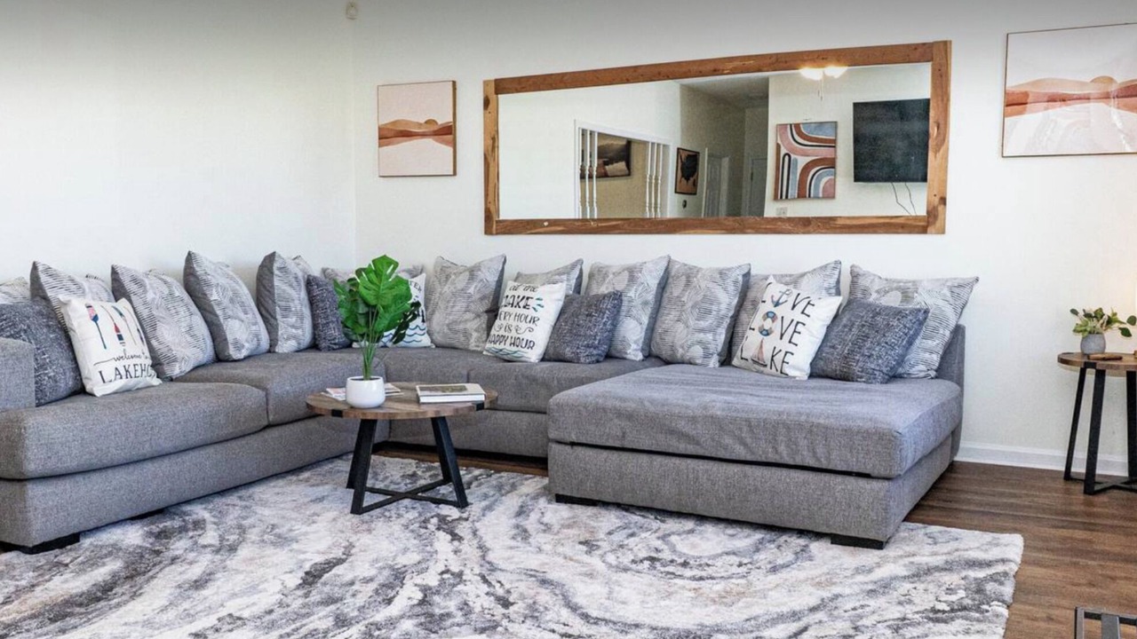 Photo of Livingroom in Tucker