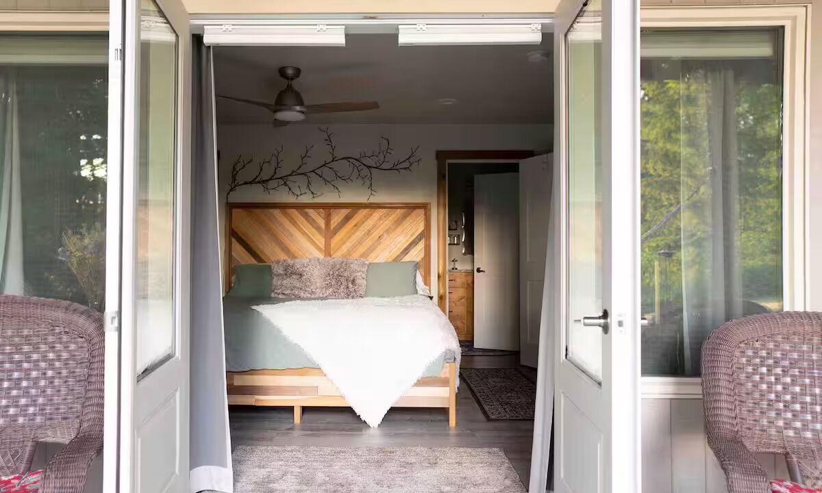 Photo of Bedroom in Oak Harbor