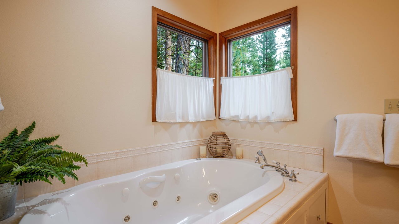 Photo of Bathroom in Black Butte Ranch