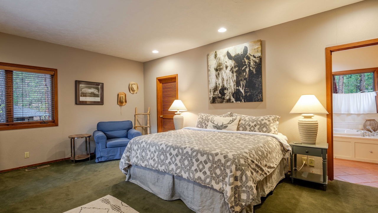 Photo of Bedroom in Black Butte Ranch