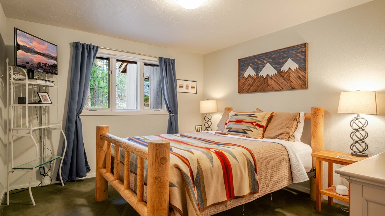 Photo of Bedroom in Black Butte Ranch