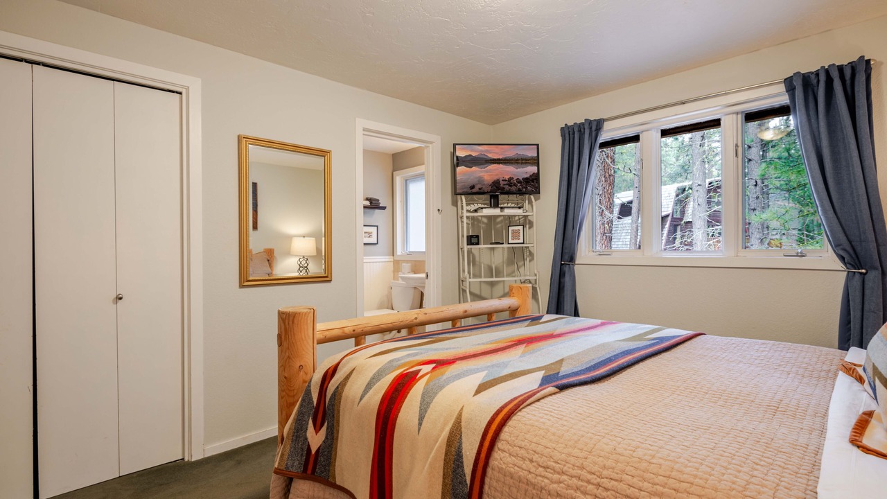 Photo of Bedroom in Black Butte Ranch