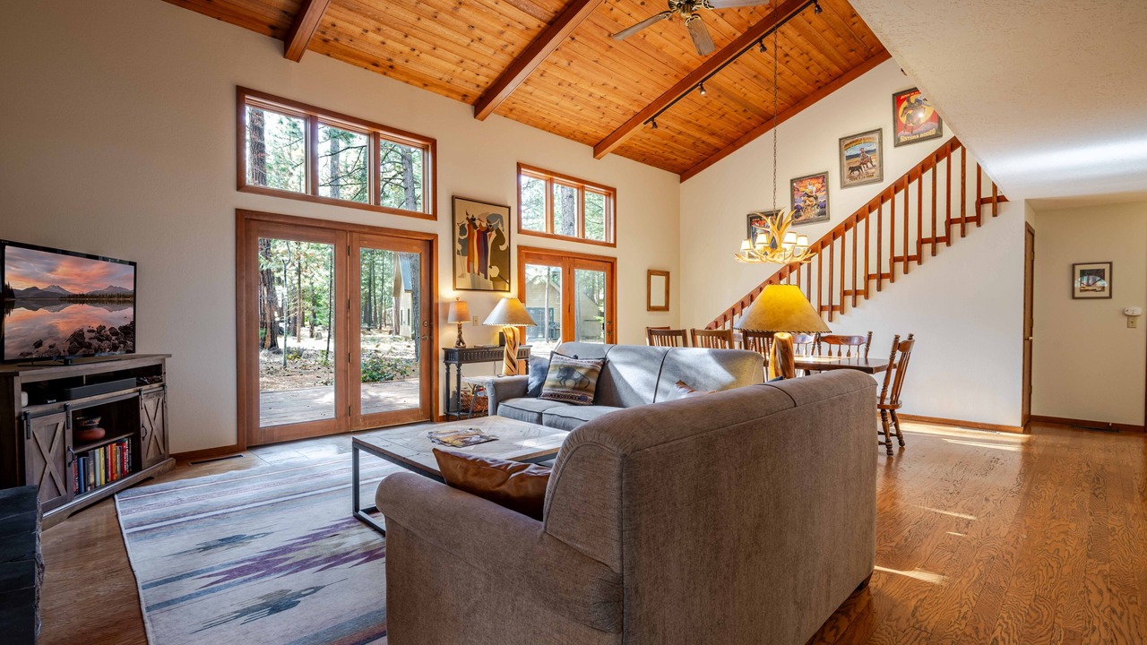 Photo of Livingroom in Black Butte Ranch