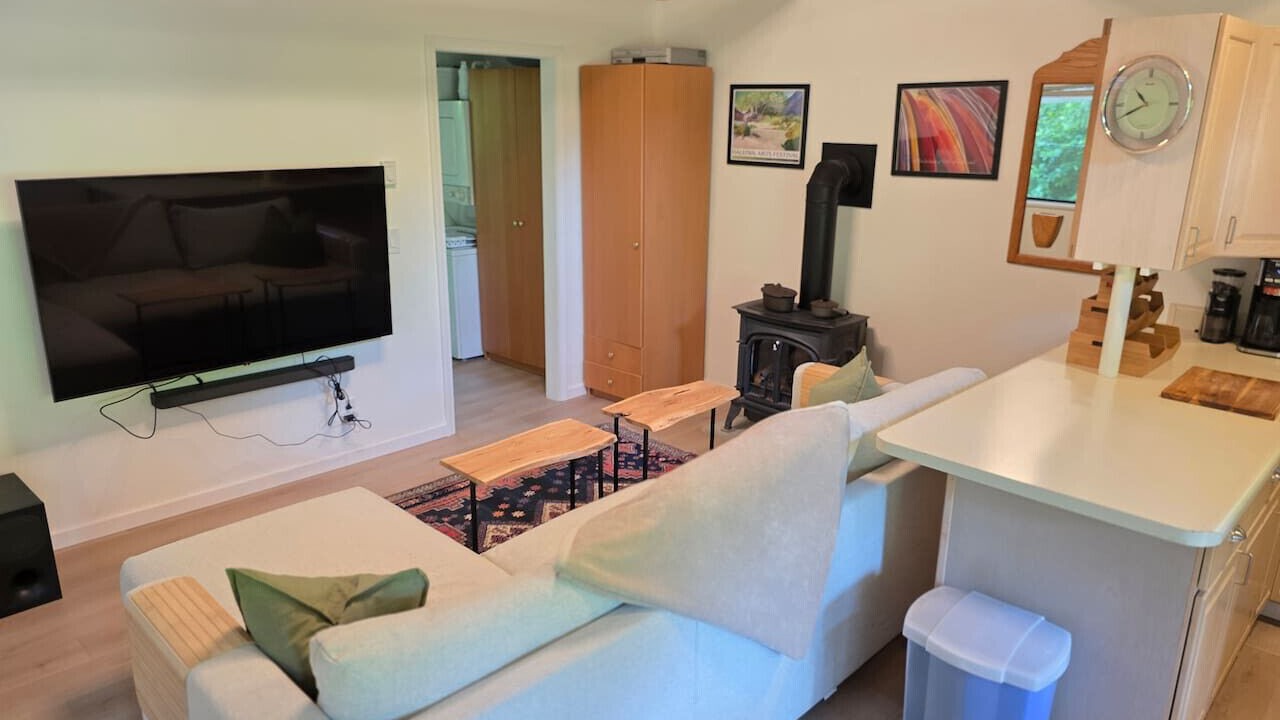 Photo of Livingroom in Point Roberts