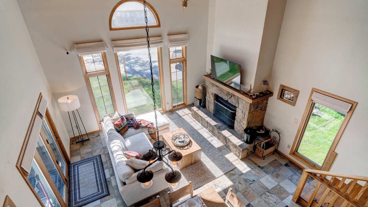Photo of Livingroom in Big Sky