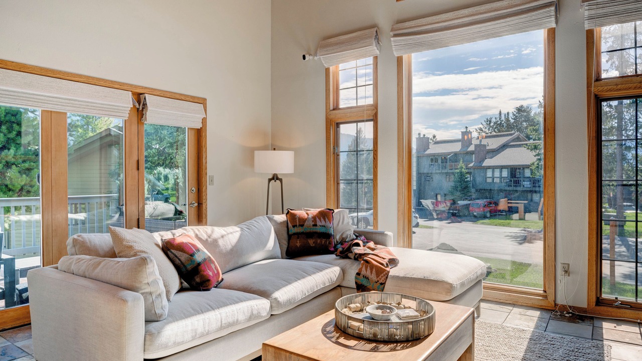 Photo of Livingroom in Big Sky