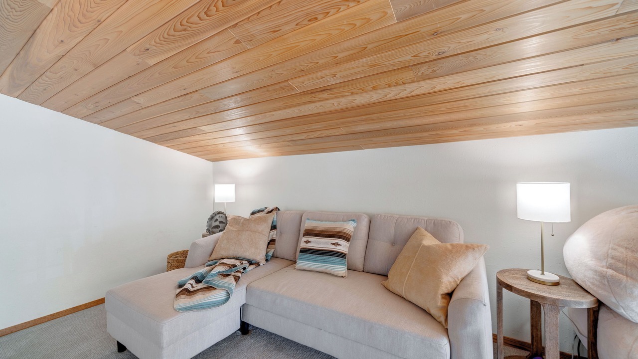 Photo of Livingroom in Big Sky