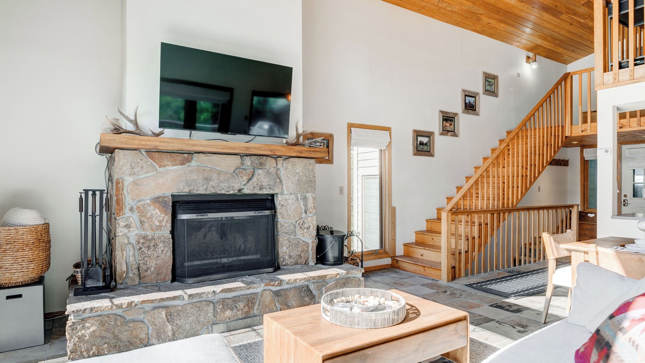 Photo of Livingroom in Big Sky